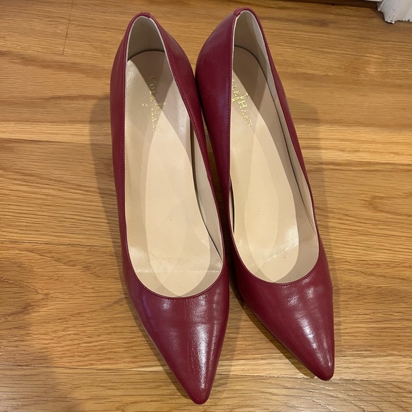 Pretty cole haan shoes in excellent used condition! - Picture 2 of 9